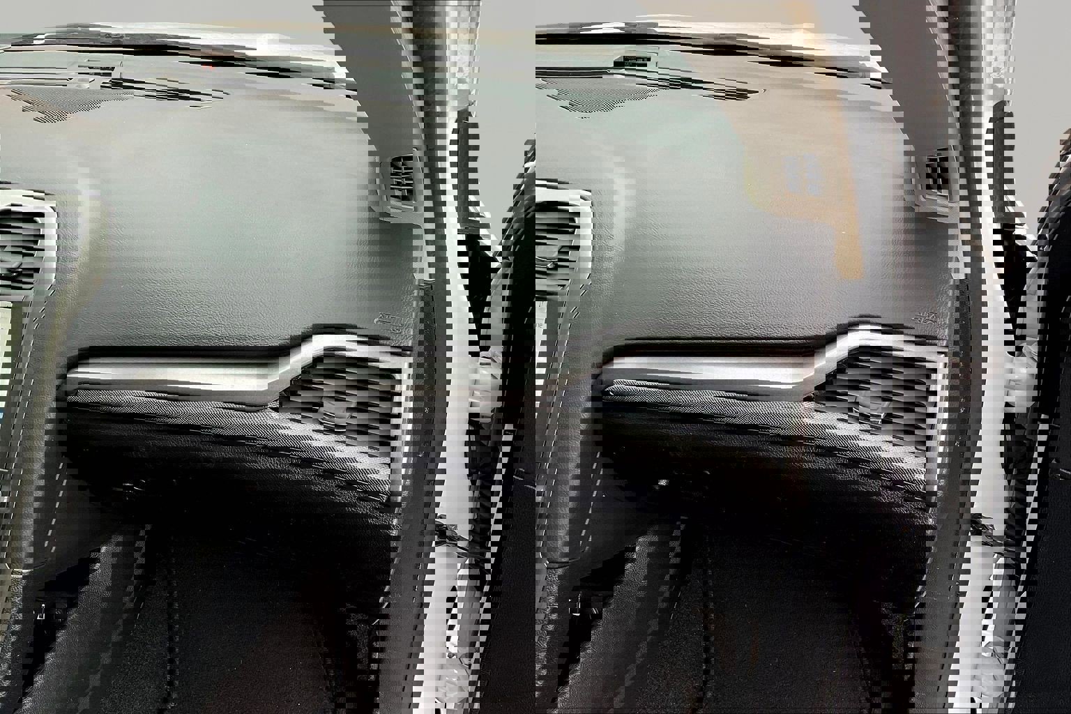 Used 2020 Ford Fusion SE image 26