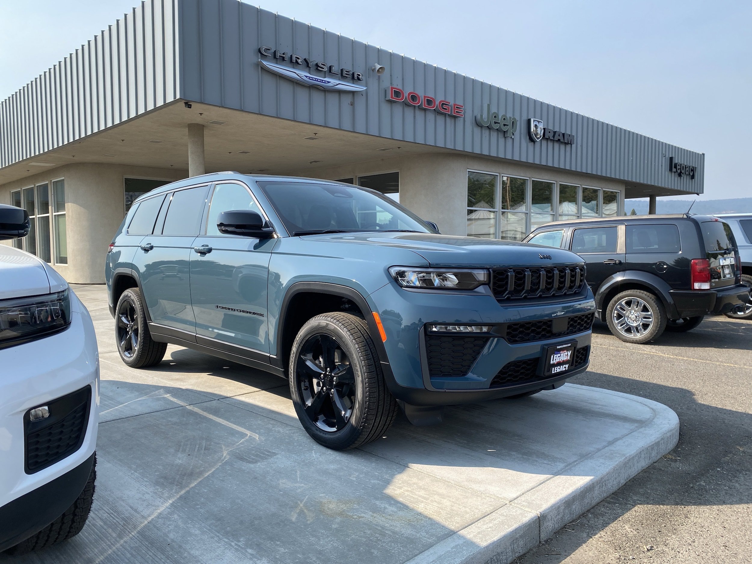 New 2026 Jeep Grand Cherokee L Limited w/ Limited Altitude Package