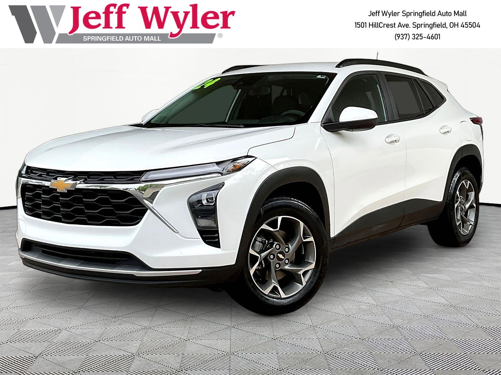 Used 2024 Chevrolet Trax LT FWD image 1