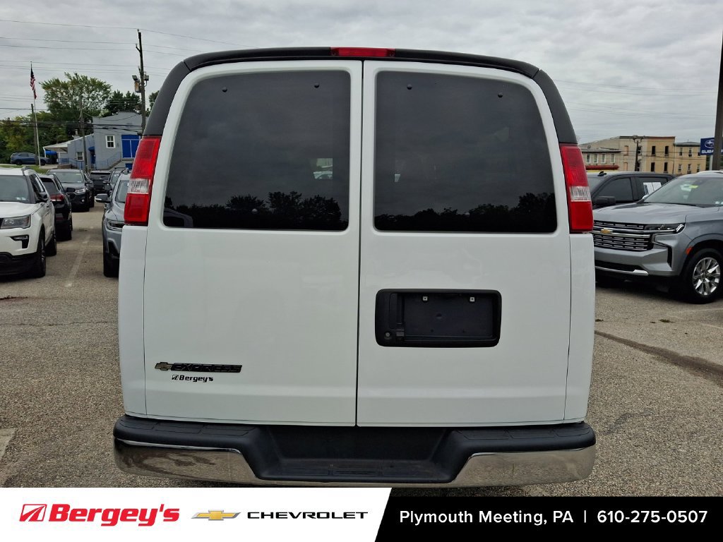 Certified 2025 Chevrolet Express 3500 LT w/ LT Preferred Equipment Group RWD image 6