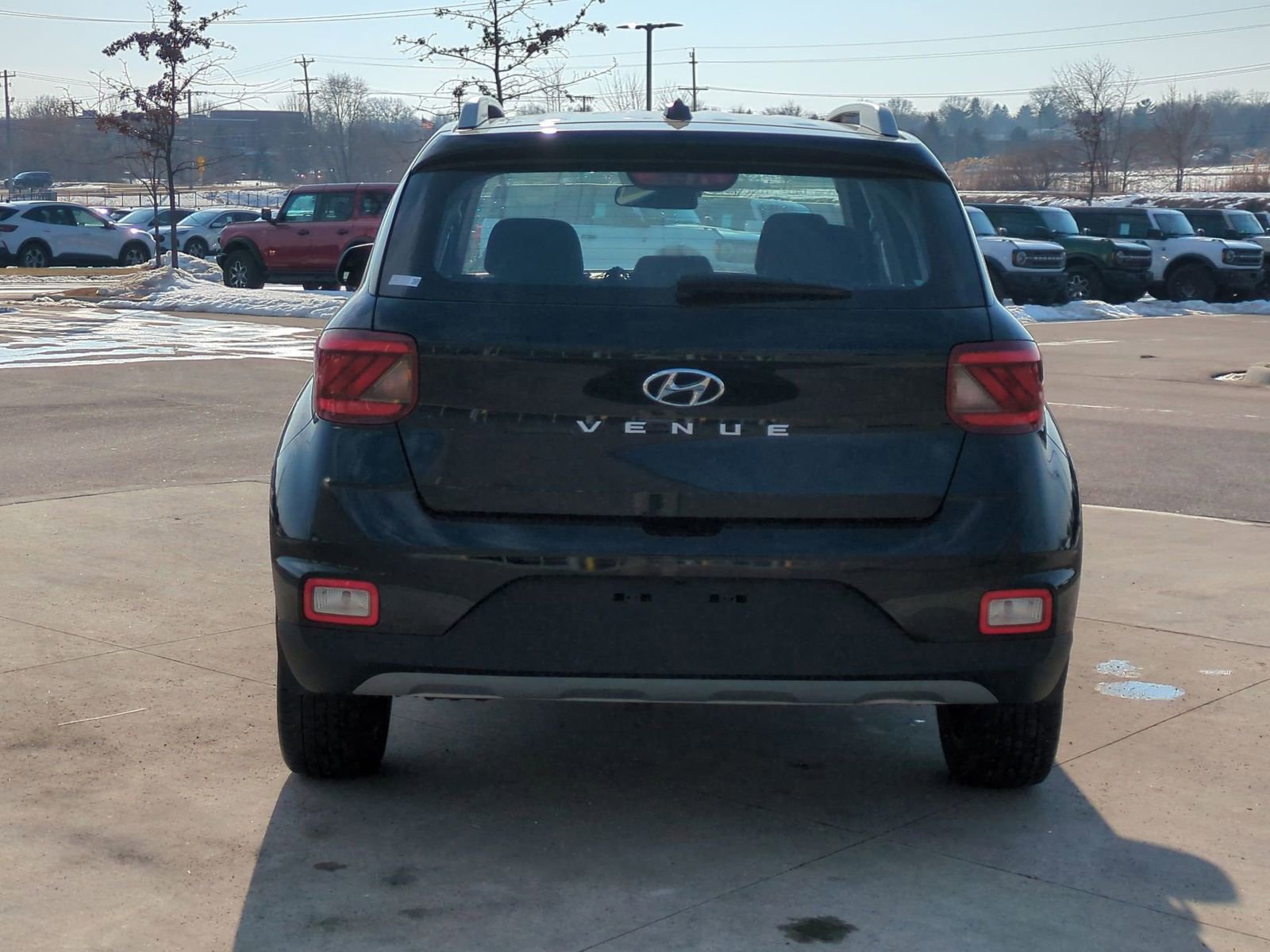 Used 2023 Hyundai Venue SEL image 7