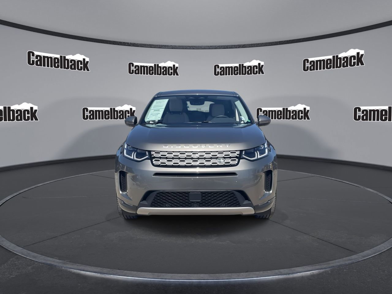 Used 2023 Land Rover Discovery Sport SE image 2