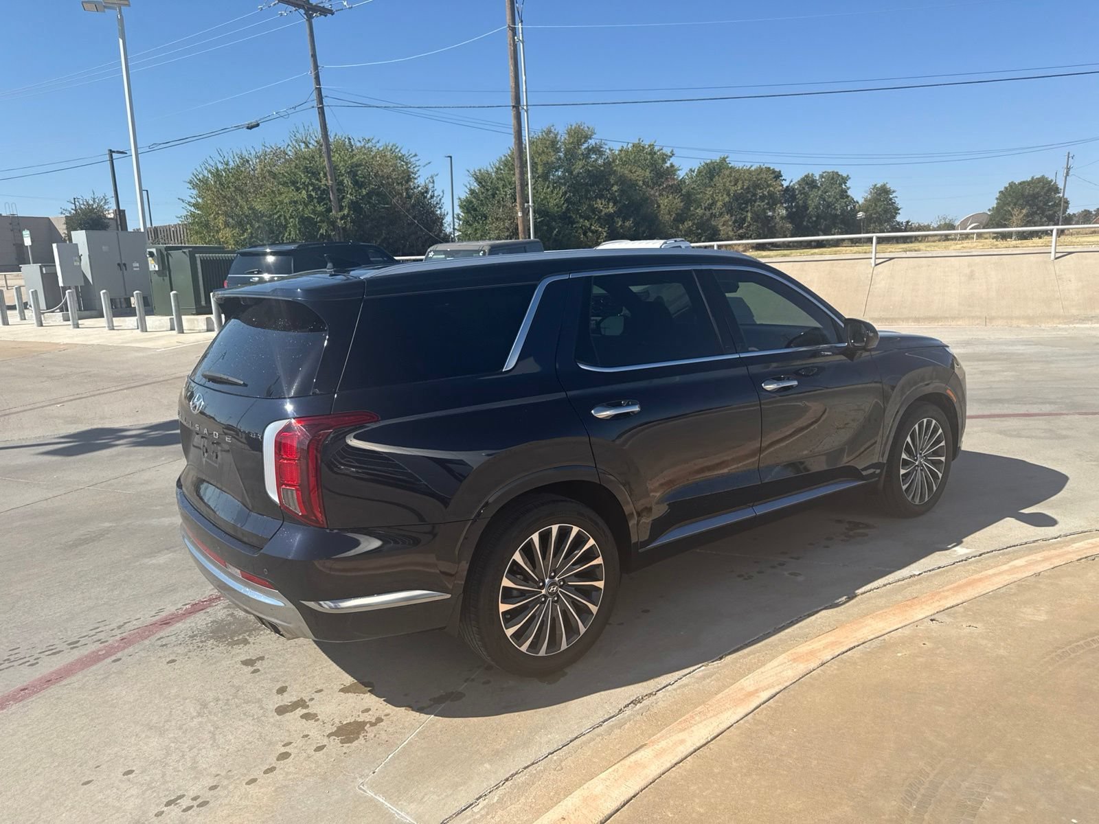 Used 2024 Hyundai Palisade Calligraphy FWD image 5
