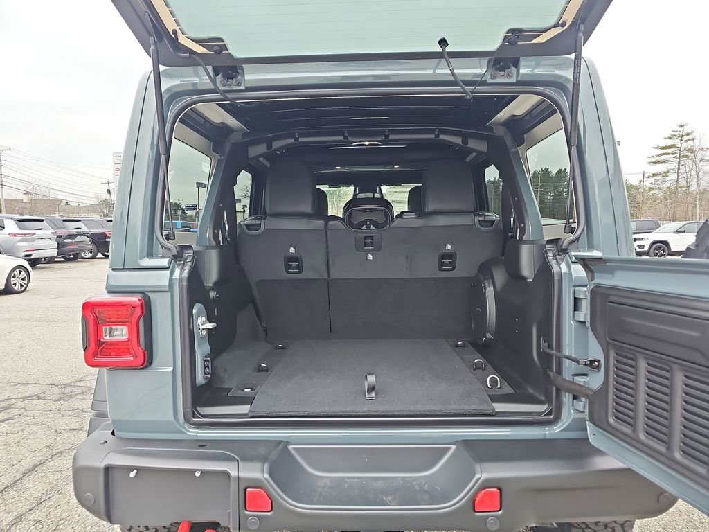 New 2026 Jeep Wrangler Unlimited Rubicon w/ Safety Group image 27