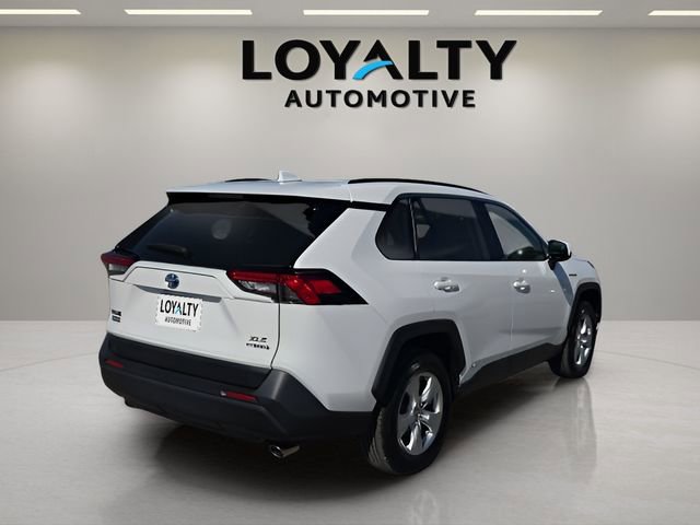 Used 2021 Toyota RAV4 XLE w/ Convenience Package image 5