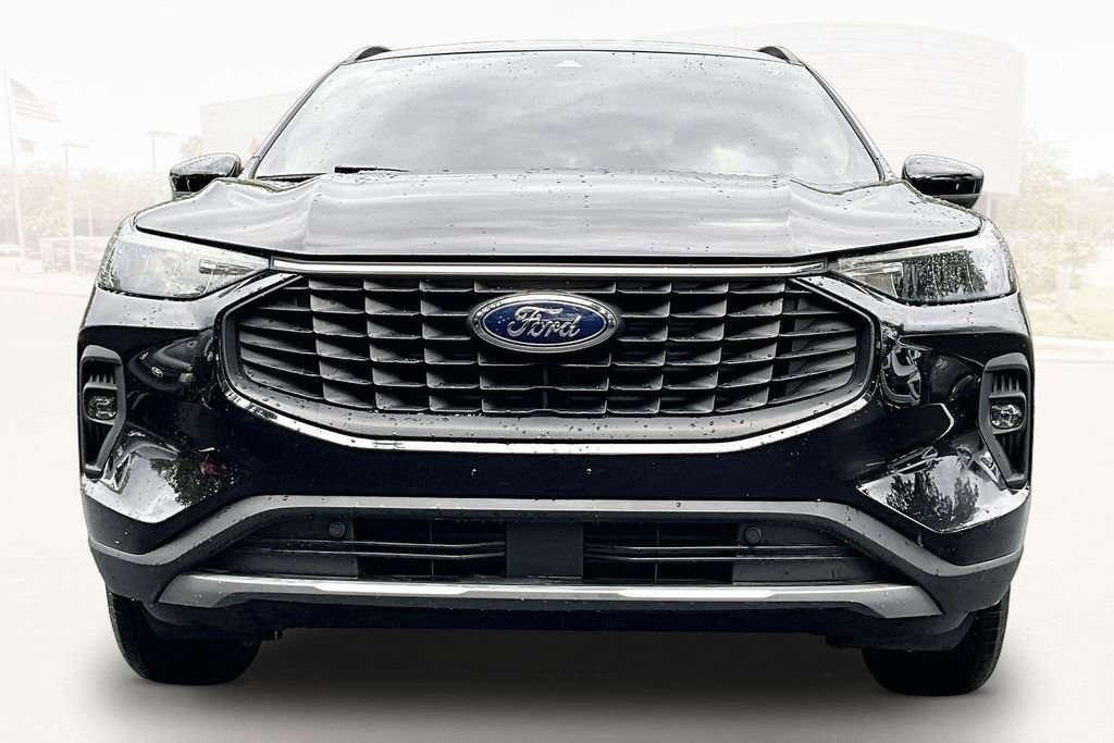 Used 2025 Ford Escape SE FWD image 2
