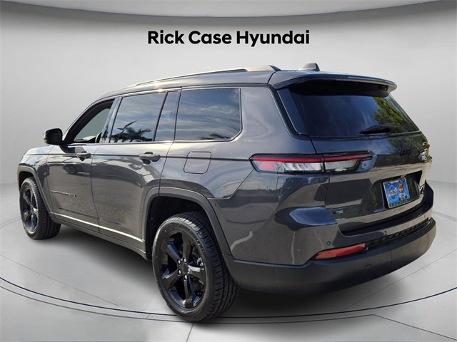 Used 2022 Jeep Grand Cherokee L Laredo image 8