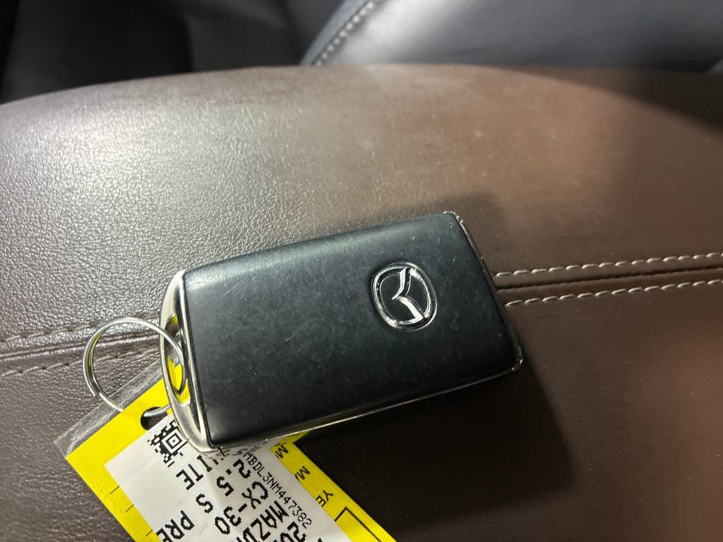 Used 2022 MAZDA CX-30 AWD 2.5 S w/ Premium Package image 37