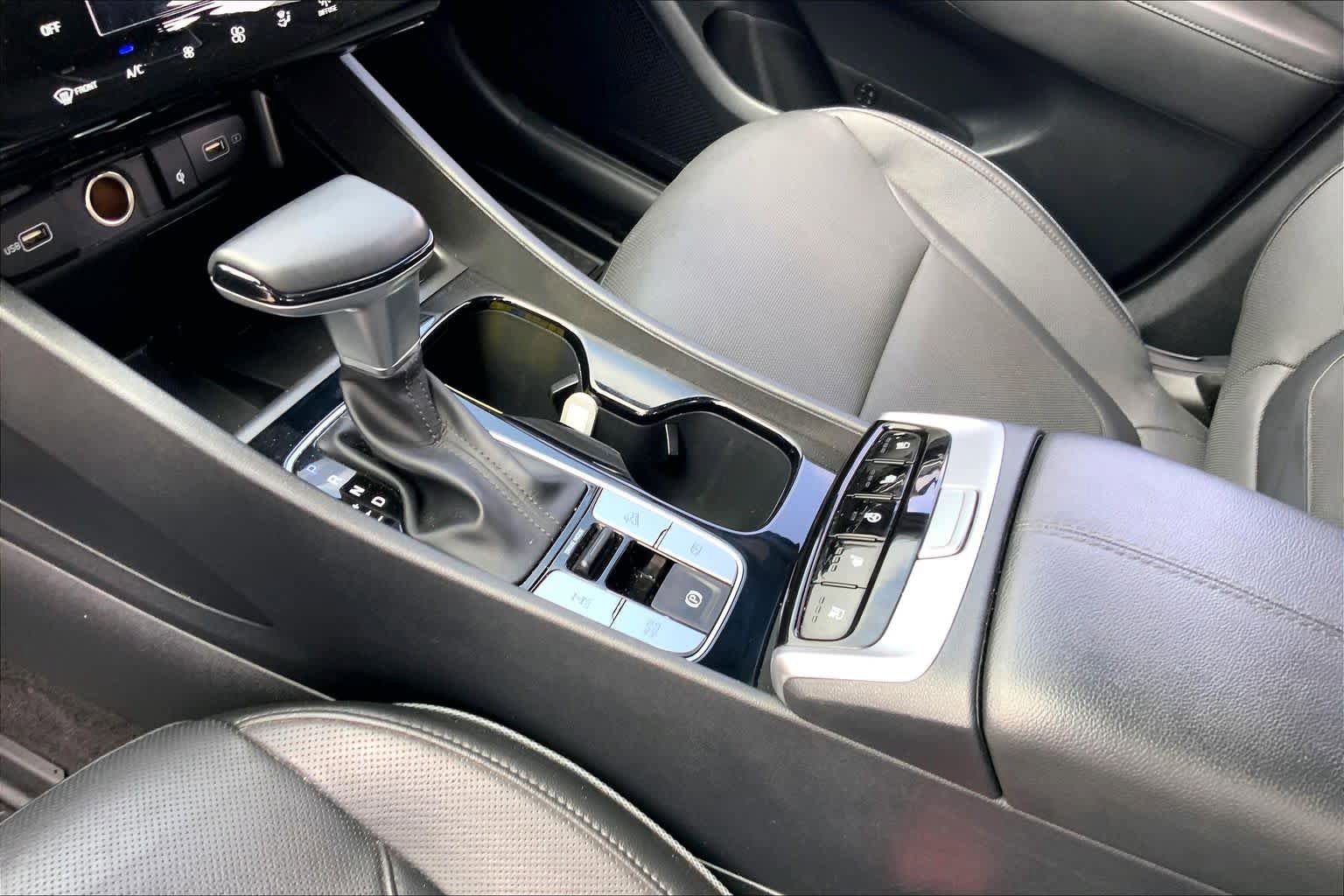 Used 2024 Hyundai Santa Cruz Limited AWD/4WD image 16