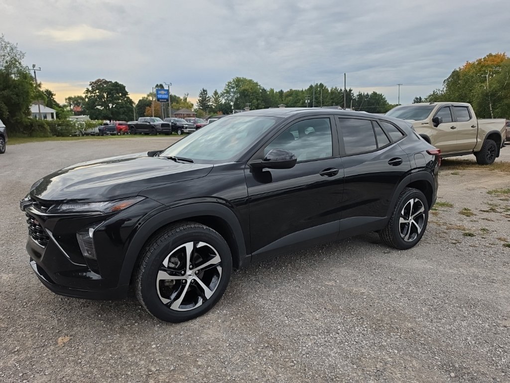 Certified 2024 Chevrolet Trax RS w/ Driver Confidence Package FWD image 2