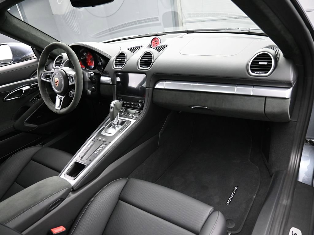 Certified 2025 Porsche 718 Cayman GTS image 29