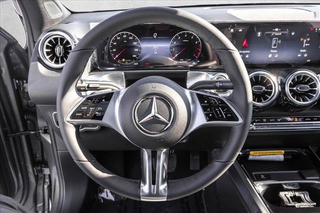 New 2026 Mercedes-Benz GLB 250 4MATIC image 17