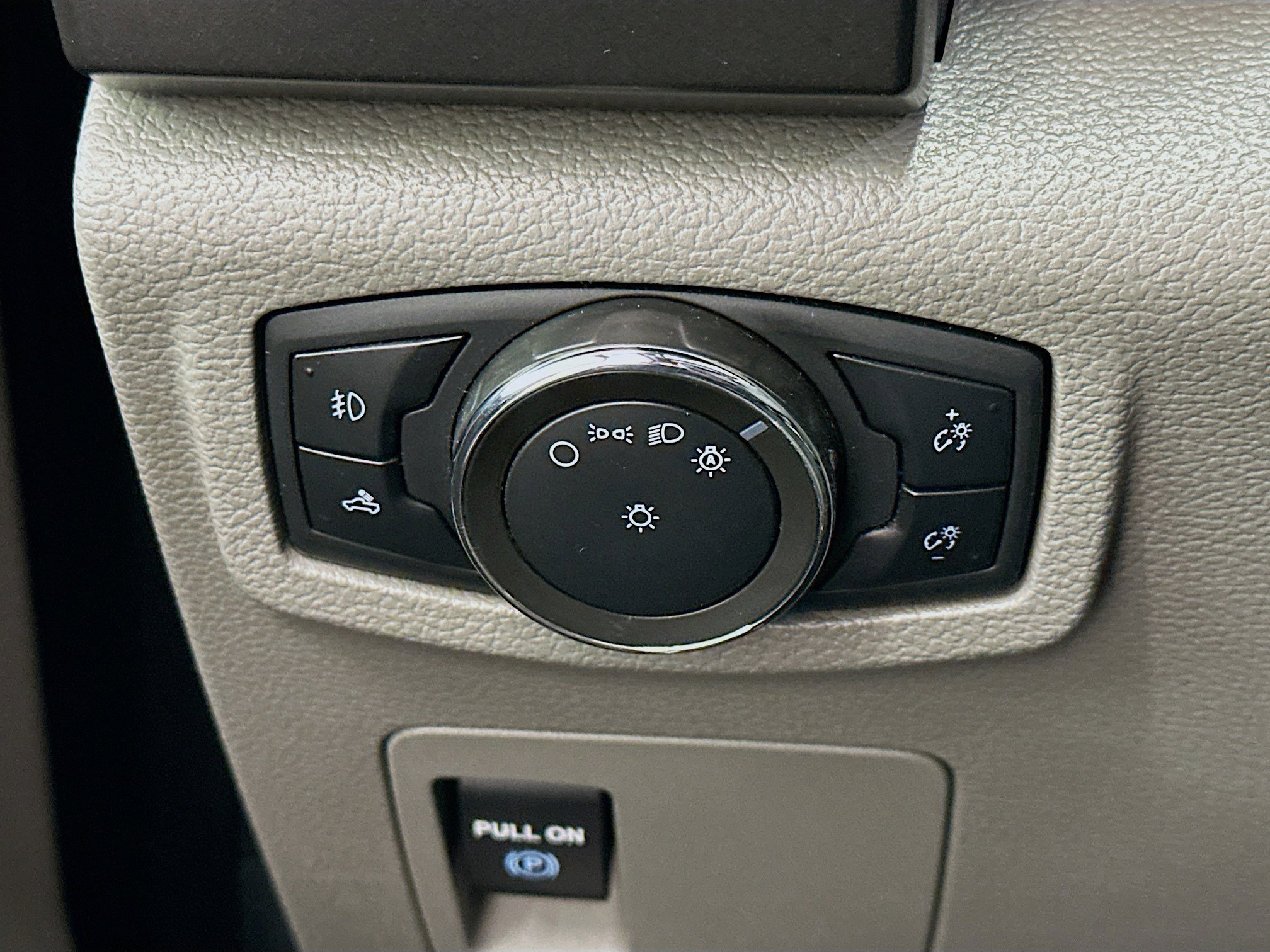 Used 2020 Ford F150 XLT image 17