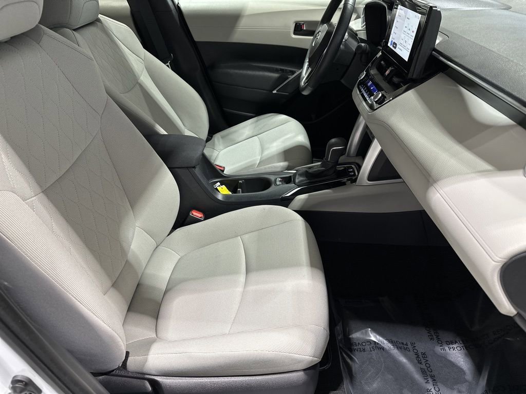Certified 2023 Toyota Corolla Cross LE image 18