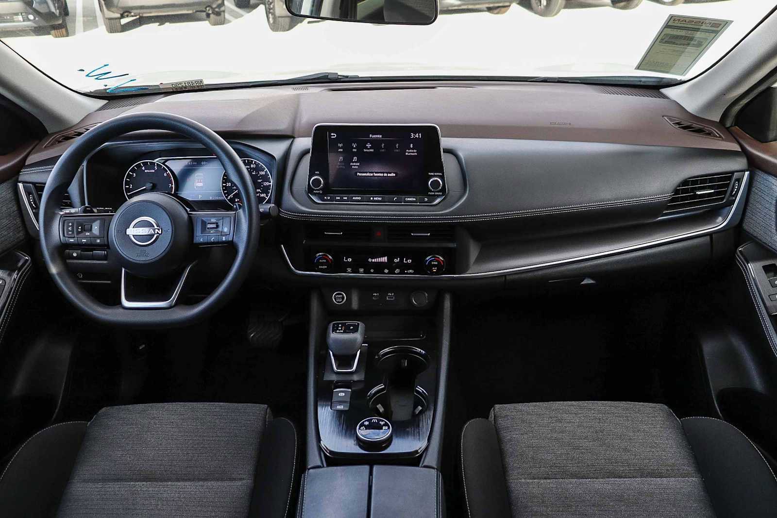 Used 2023 Nissan Rogue SV image 12