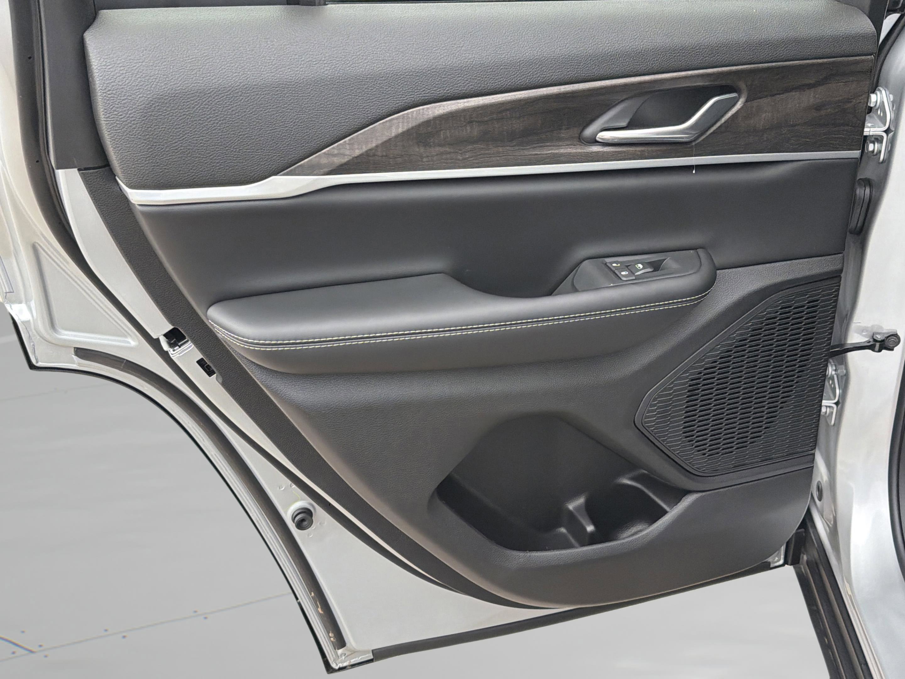 New 2026 Jeep Grand Cherokee Altitude AWD/4WD image 23
