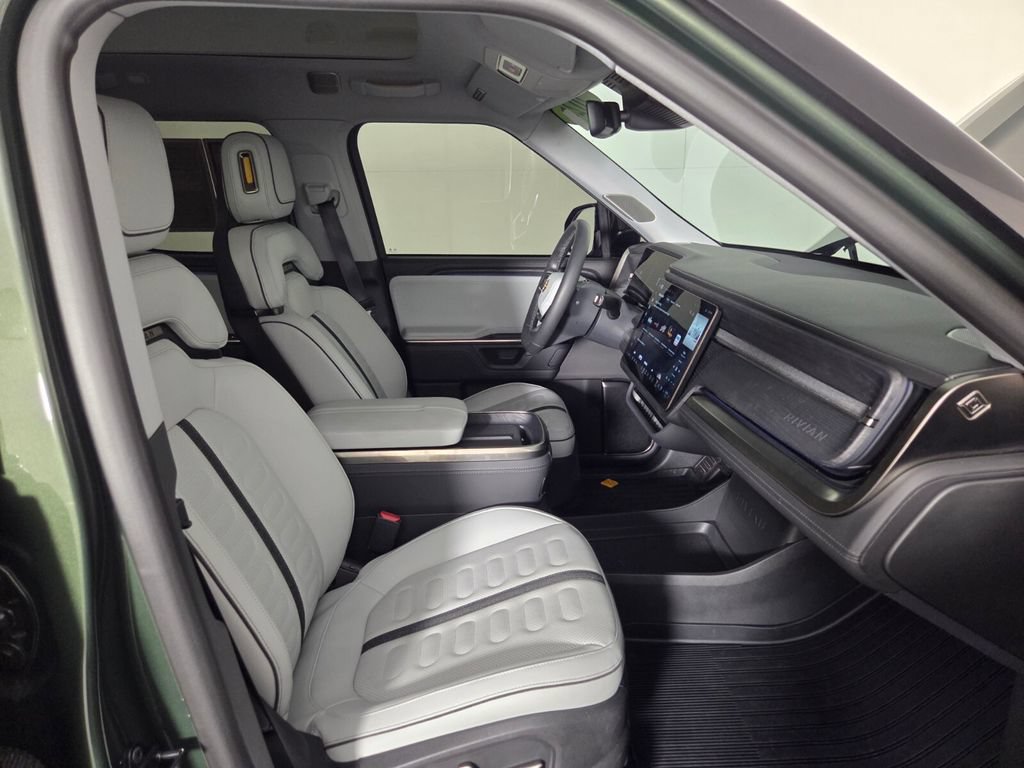 Used 2025 Rivian R1T Adventure AWD/4WD image 31