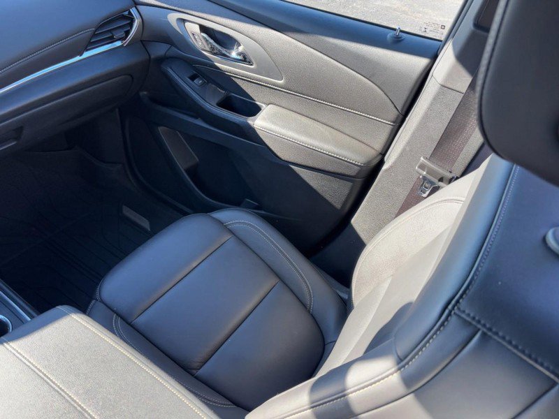 Used 2023 Chevrolet Traverse LT w/ LPO, Floor Liner Package image 16