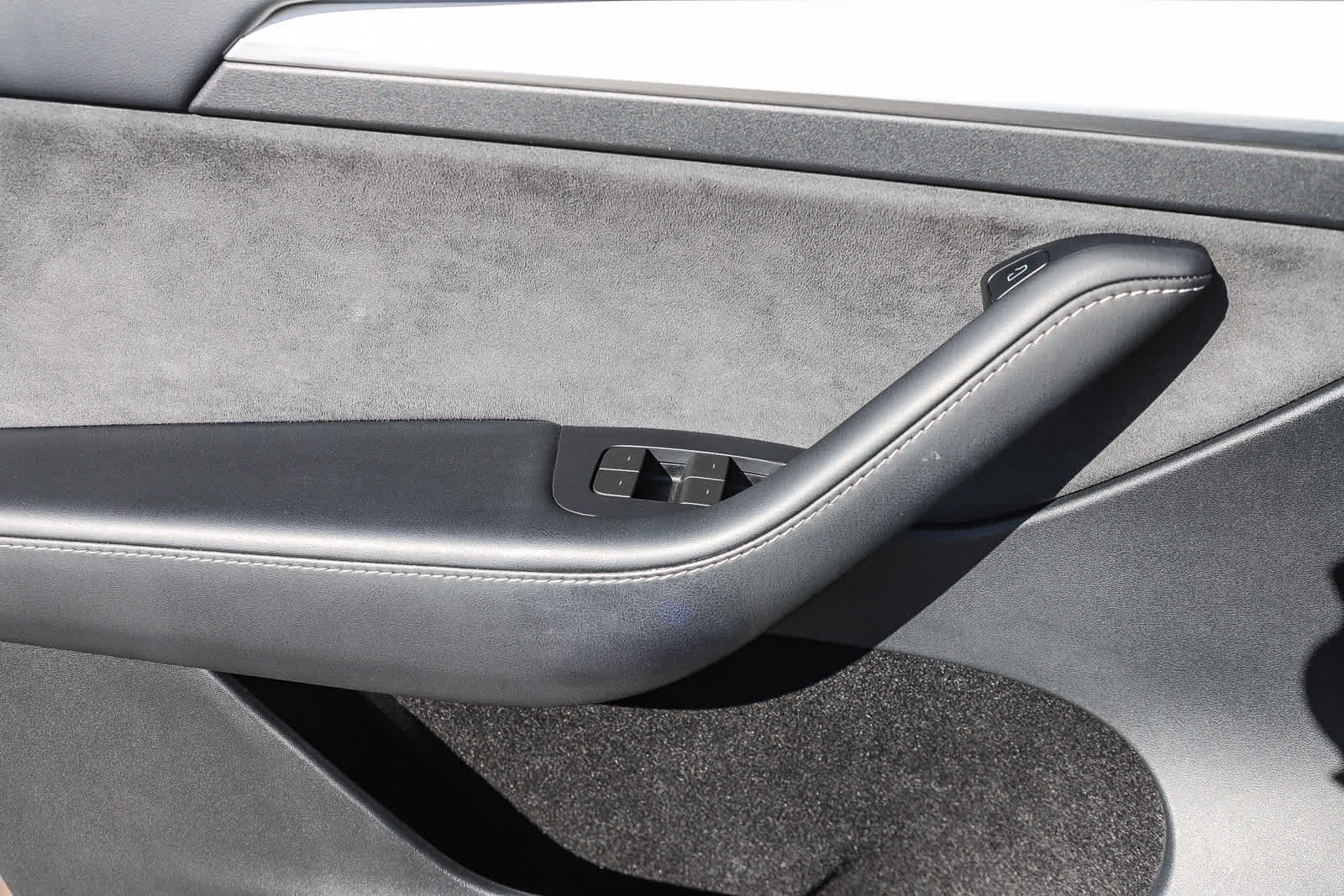 Used 2023 Tesla Model Y Long Range AWD/4WD image 19
