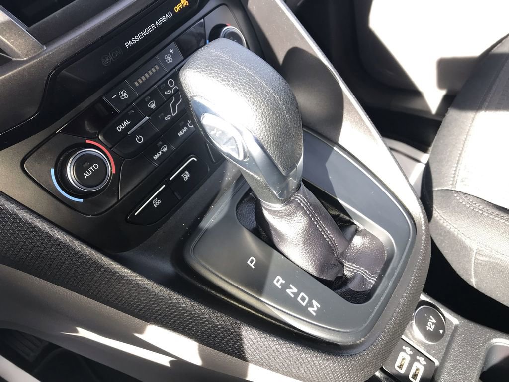 Used 2020 Ford Transit Connect XLT image 19