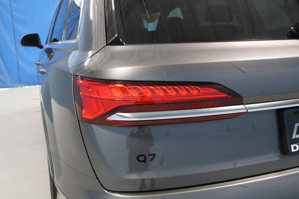 Used 2025 Audi Q7 3.0T Prestige w/ Prestige Package AWD/4WD image 40
