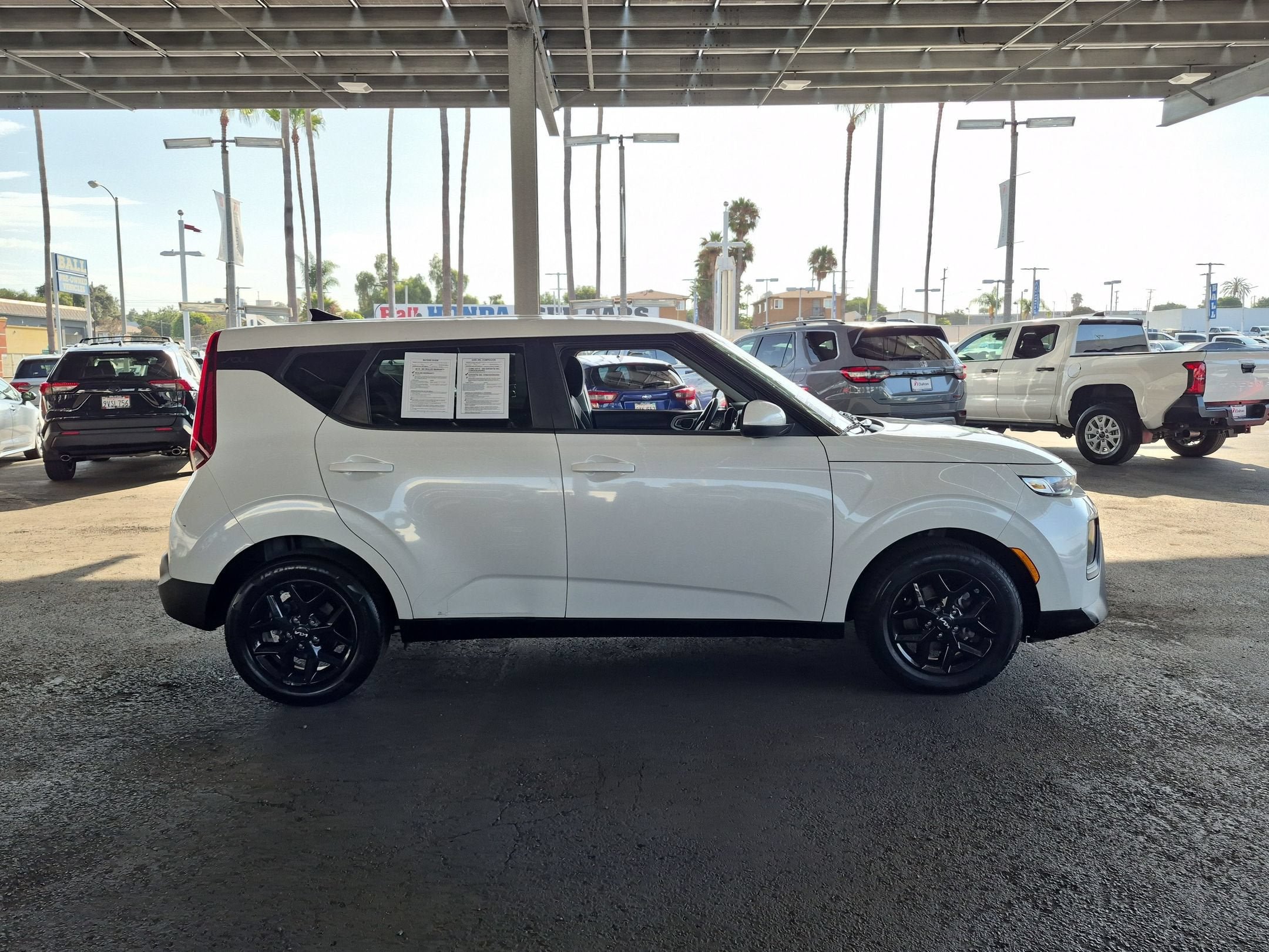 Used 2022 Kia Soul LX w/ Technology Package FWD image 5