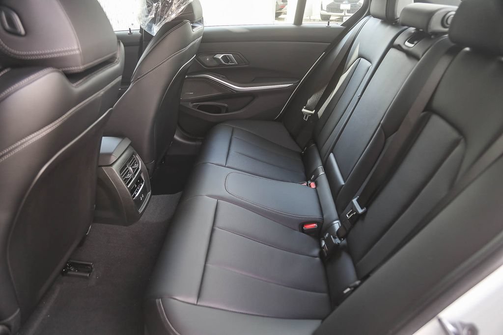 New 2026 BMW 330i Sedan w/ M Sport Package RWD image 15