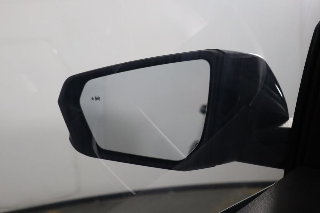 Used 2022 Chevrolet Equinox LT FWD image 40