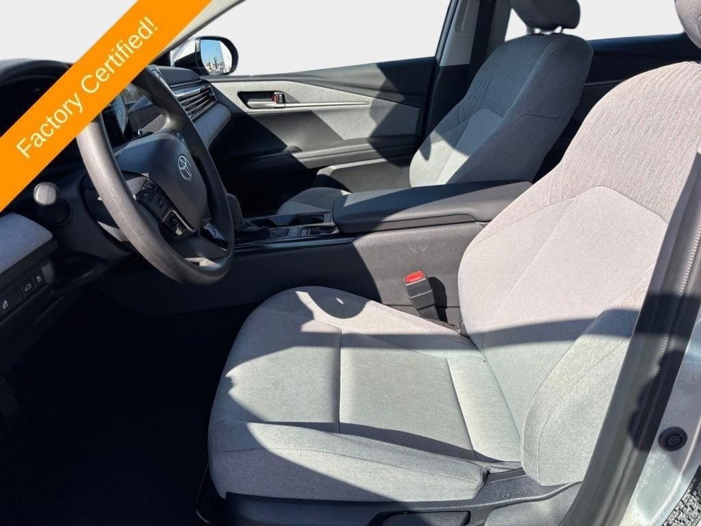 Used 2025 Toyota Camry LE image 12