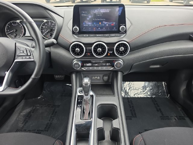 Used 2025 Nissan Sentra SR FWD image 10