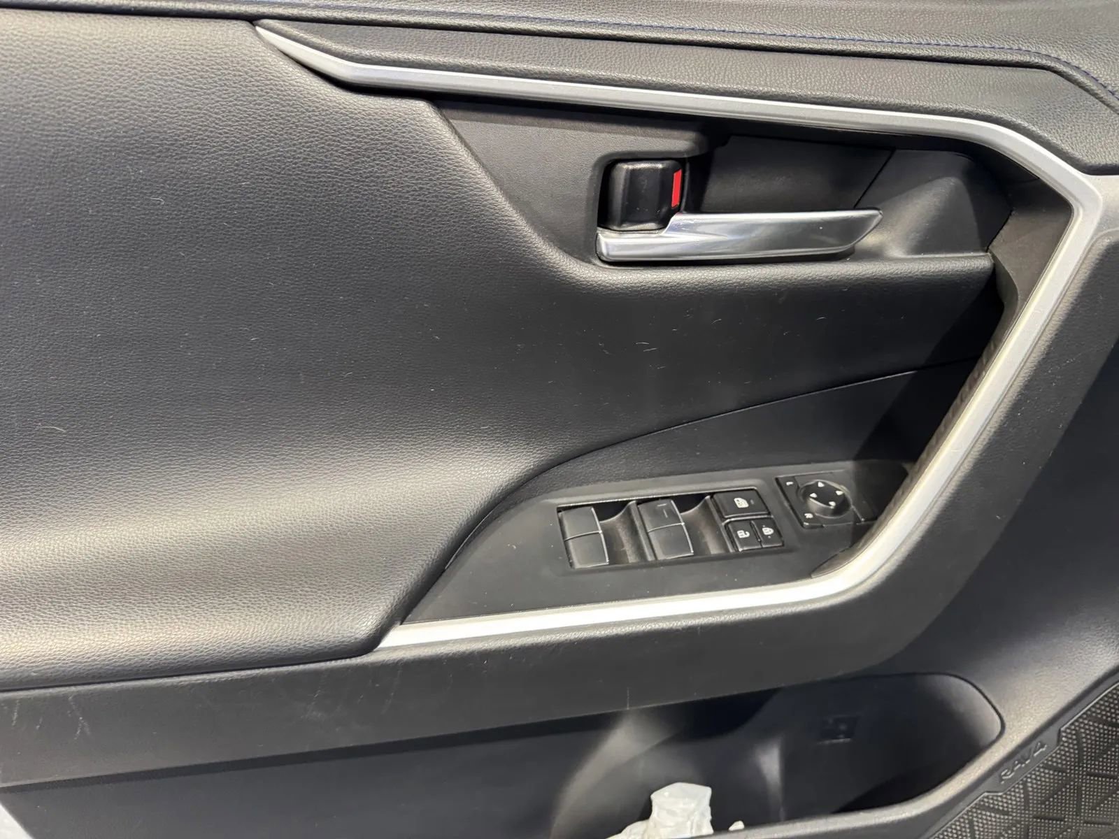 Used 2021 Toyota RAV4 XSE image 12