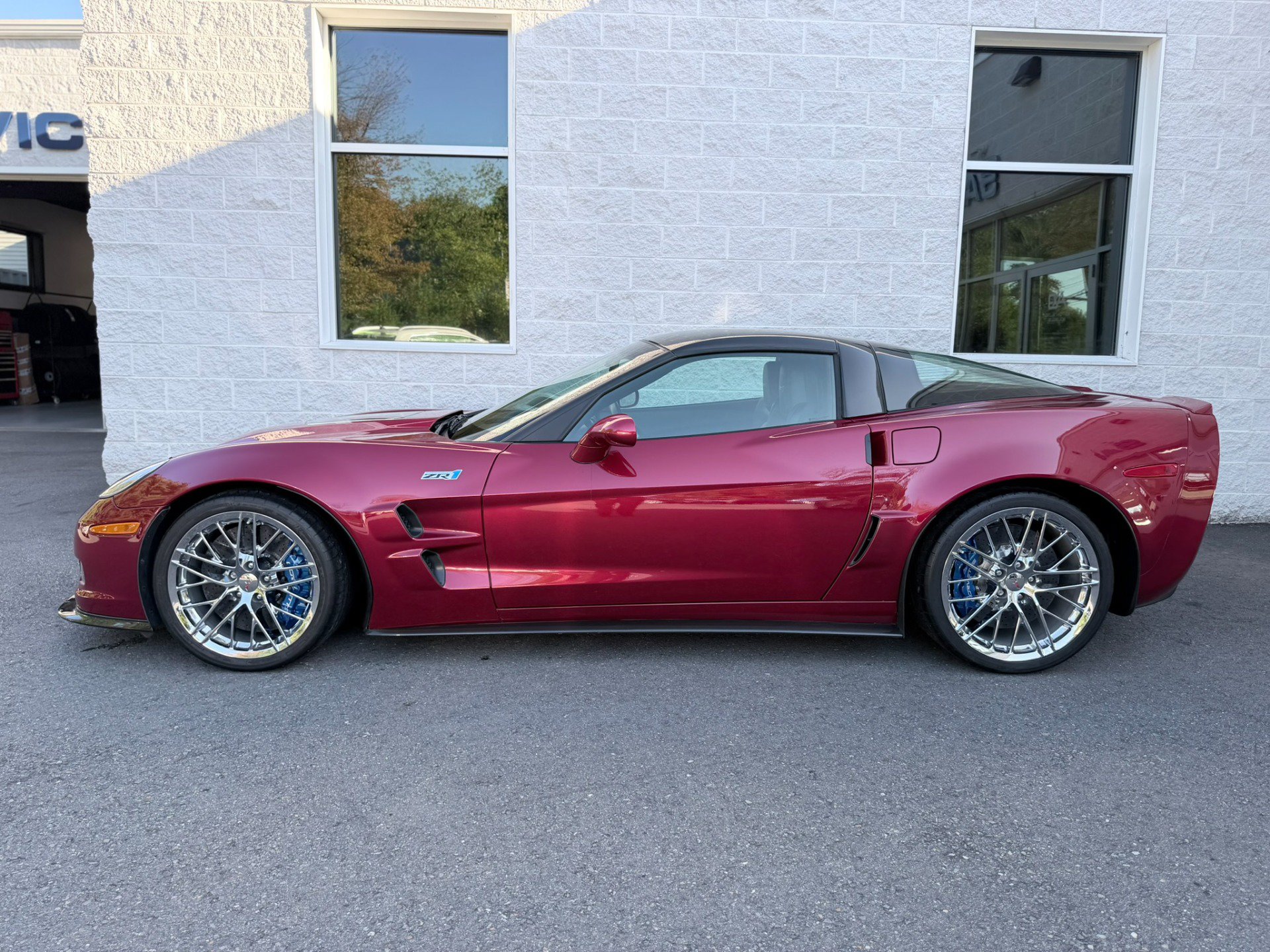 Used 2013 Chevrolet Corvette ZR1 w/ 3ZR Preferred Equipment Group RWD image 4