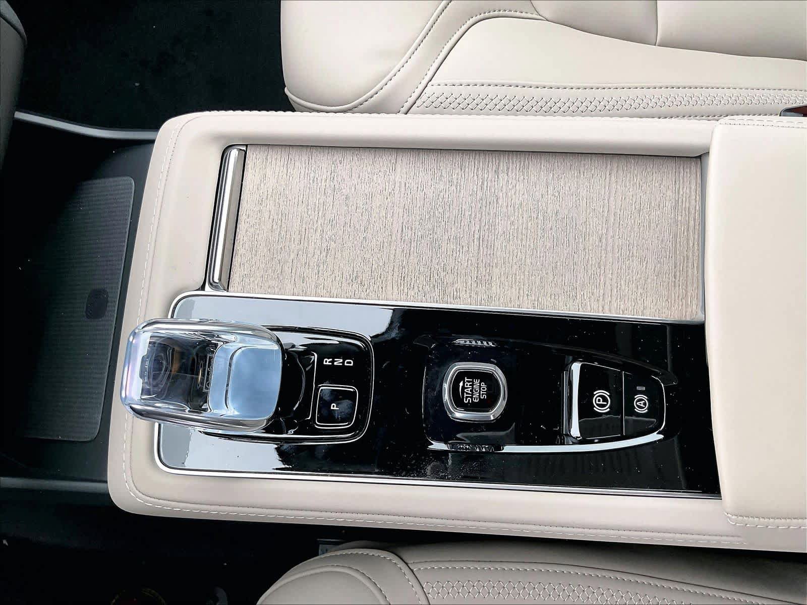 New 2026 Volvo XC90 B6 Plus w/ Protection Package Premier AWD/4WD image 10