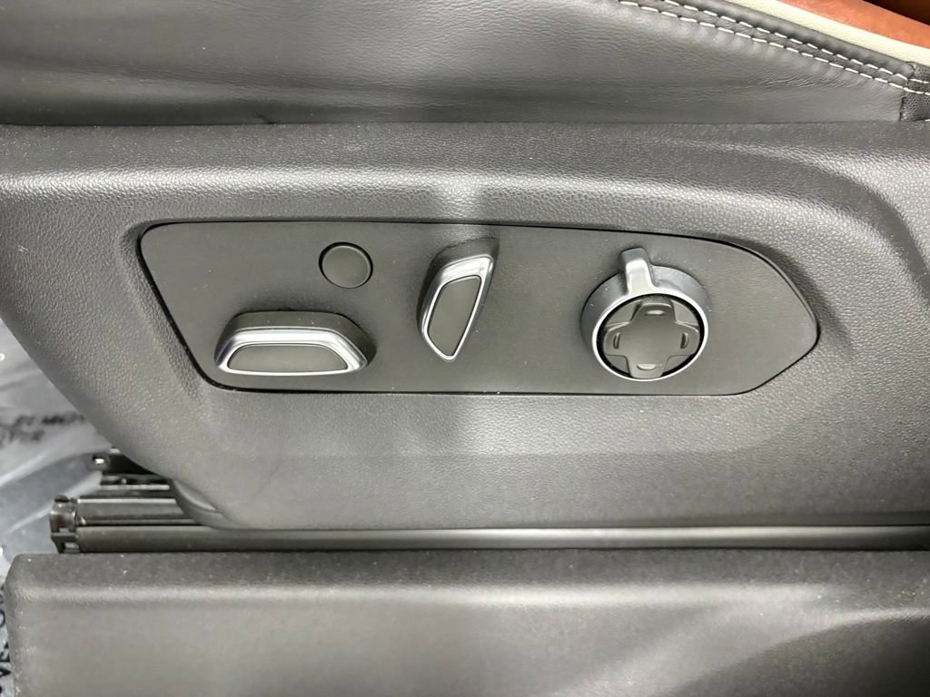 Used 2025 GMC Sierra 1500 Denali Ultimate image 16