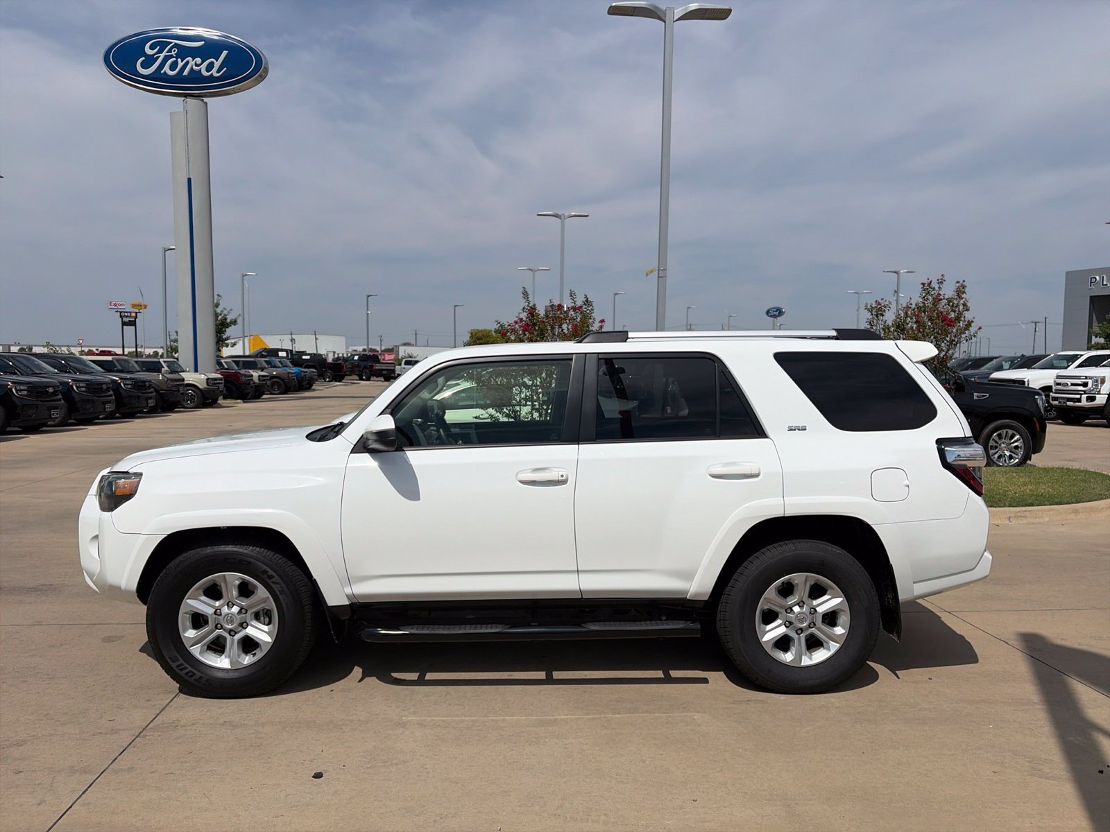 Used 2024 Toyota 4Runner SR5 RWD image 4