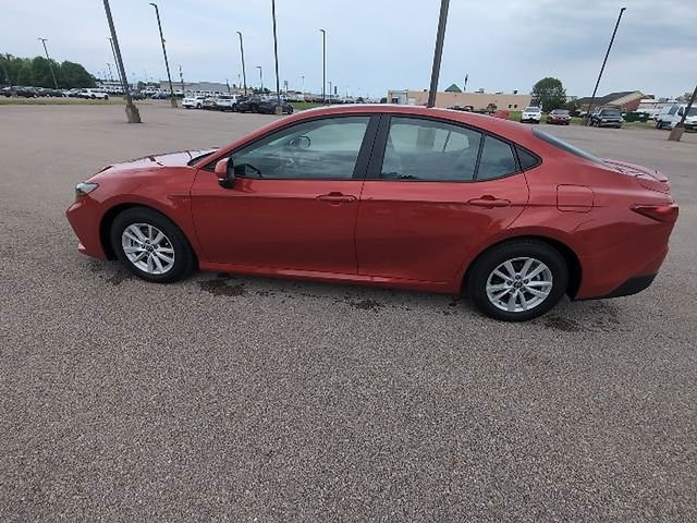 Used 2026 Toyota Camry LE w/ Convenience Package FWD image 9