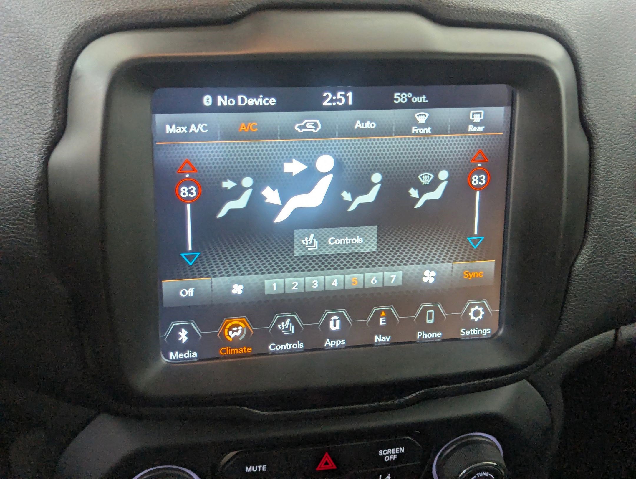 Used 2022 Jeep Renegade Limited image 25