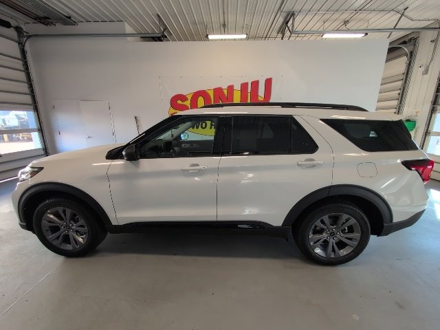 New 2026 Ford Explorer Active image 2