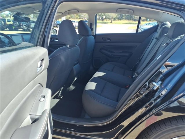 Used 2024 Nissan Altima 2.5 SV image 17