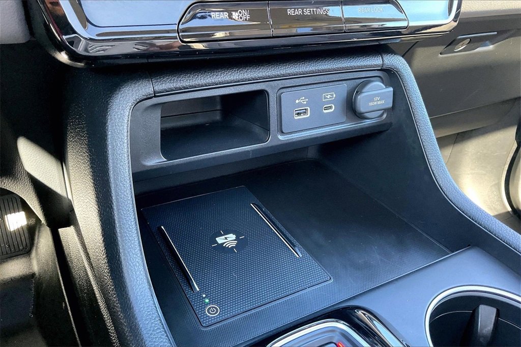 Used 2024 Honda Pilot Elite image 16