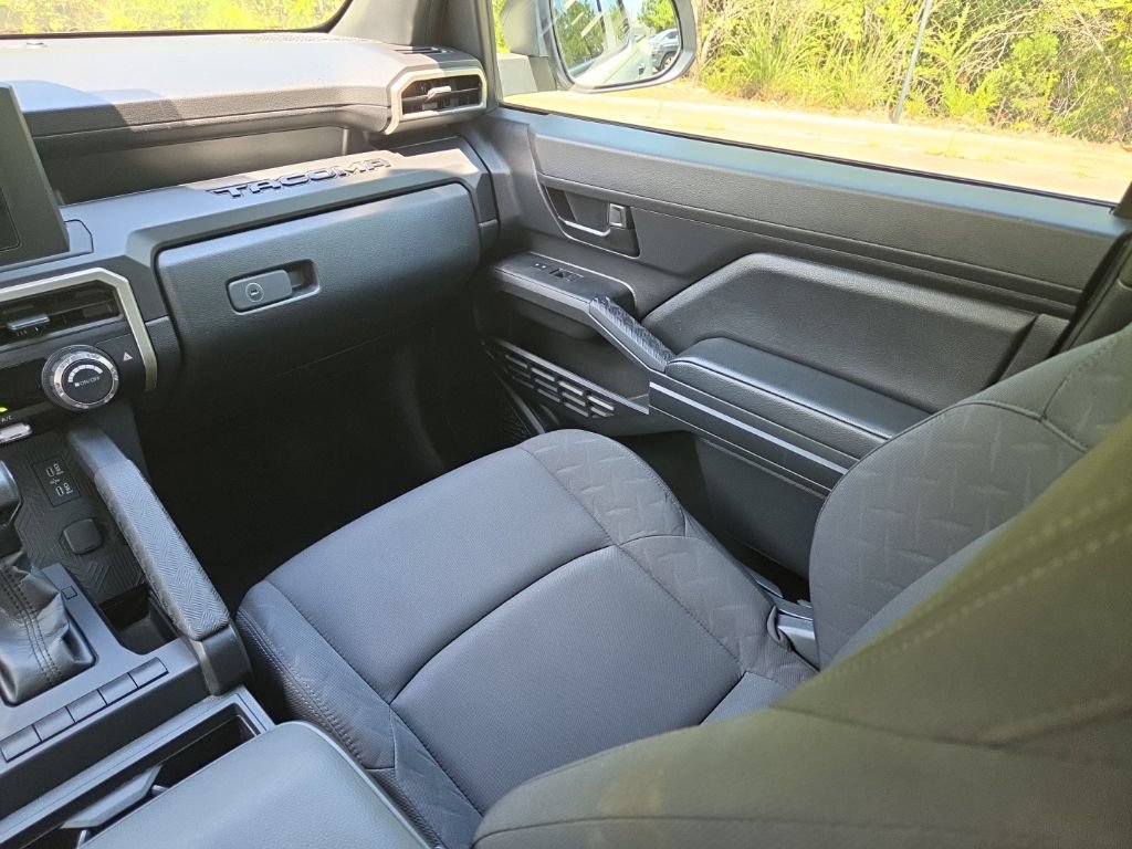 Used 2025 Toyota Tacoma SR RWD image 31