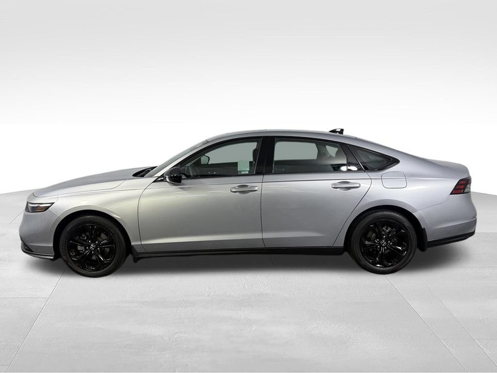Used 2025 Honda Accord SE image 9