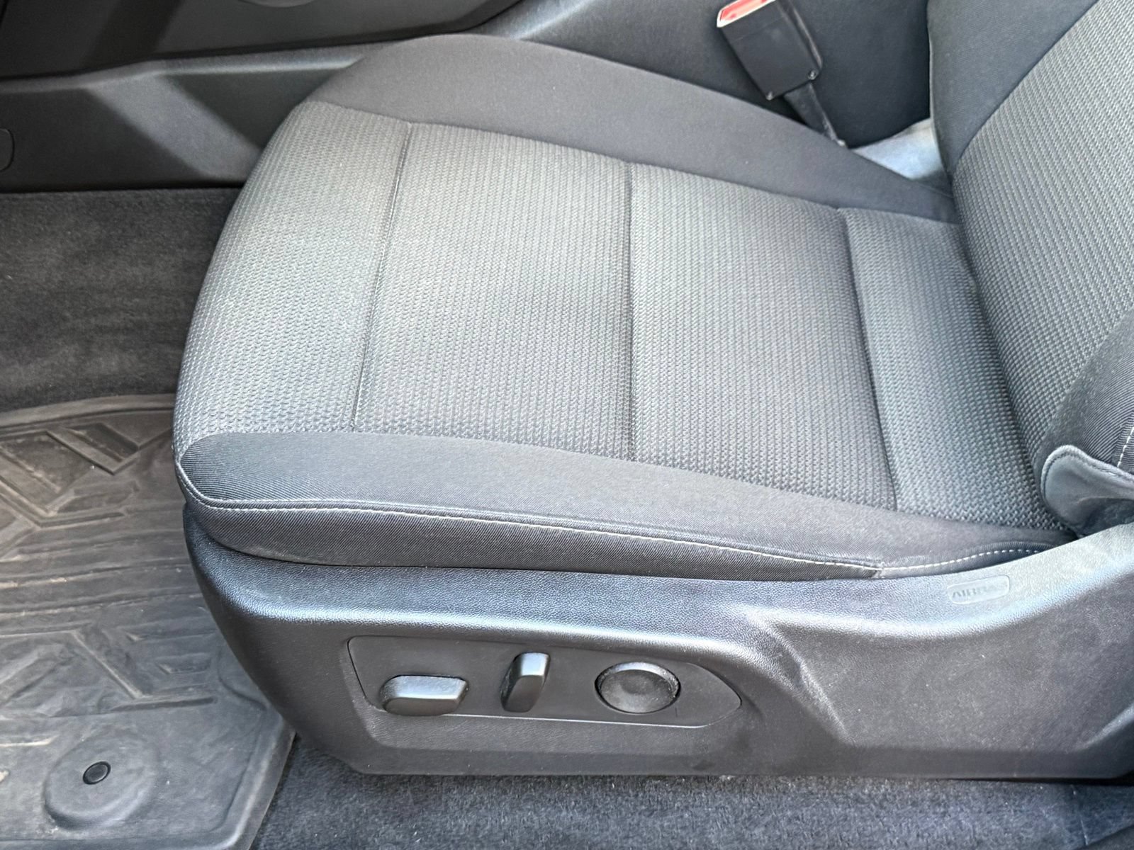 Used 2023 GMC Canyon Elevation w/ Convenience Package RWD image 36