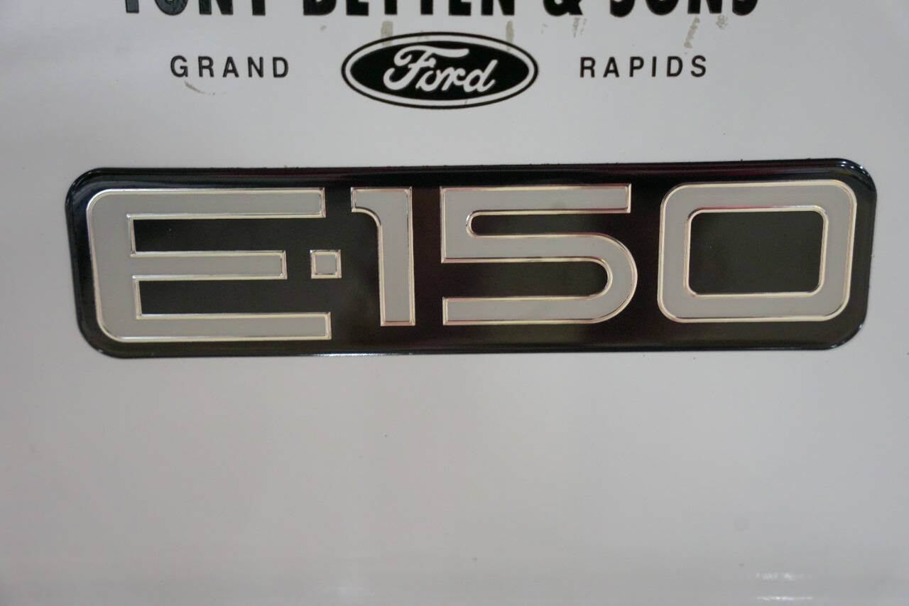 Used 1999 Ford E-150 and Econoline 150 RWD image 22