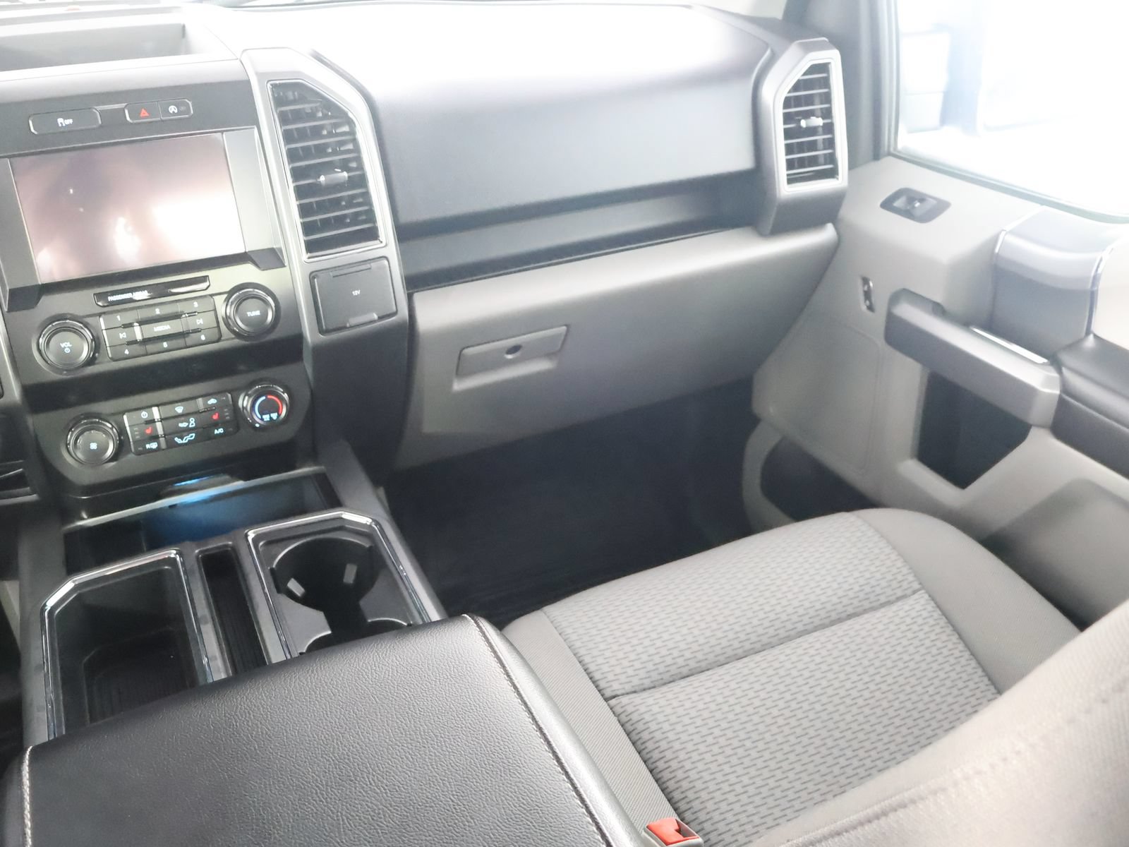 Used 2020 Ford F150 XLT w/ Equipment Group 302A Luxury AWD/4WD image 29