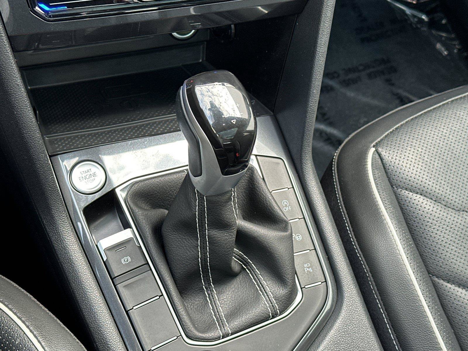 Used 2024 Volkswagen Tiguan SEL R-Line AWD/4WD image 21