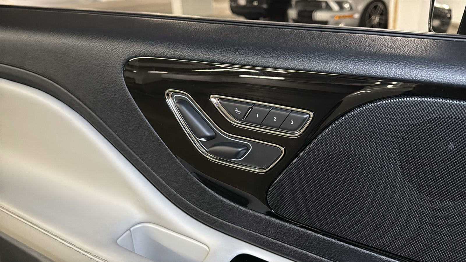 New 2026 Lincoln Aviator AWD image 33
