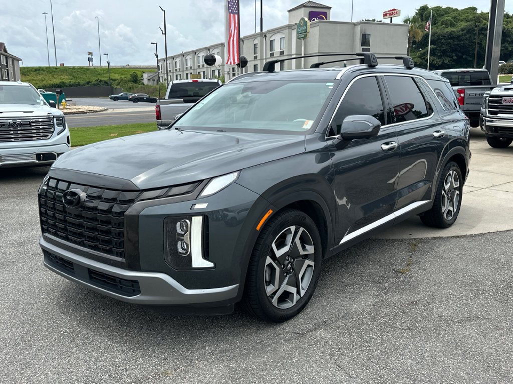 Used 2023 Hyundai Palisade Limited FWD image 3