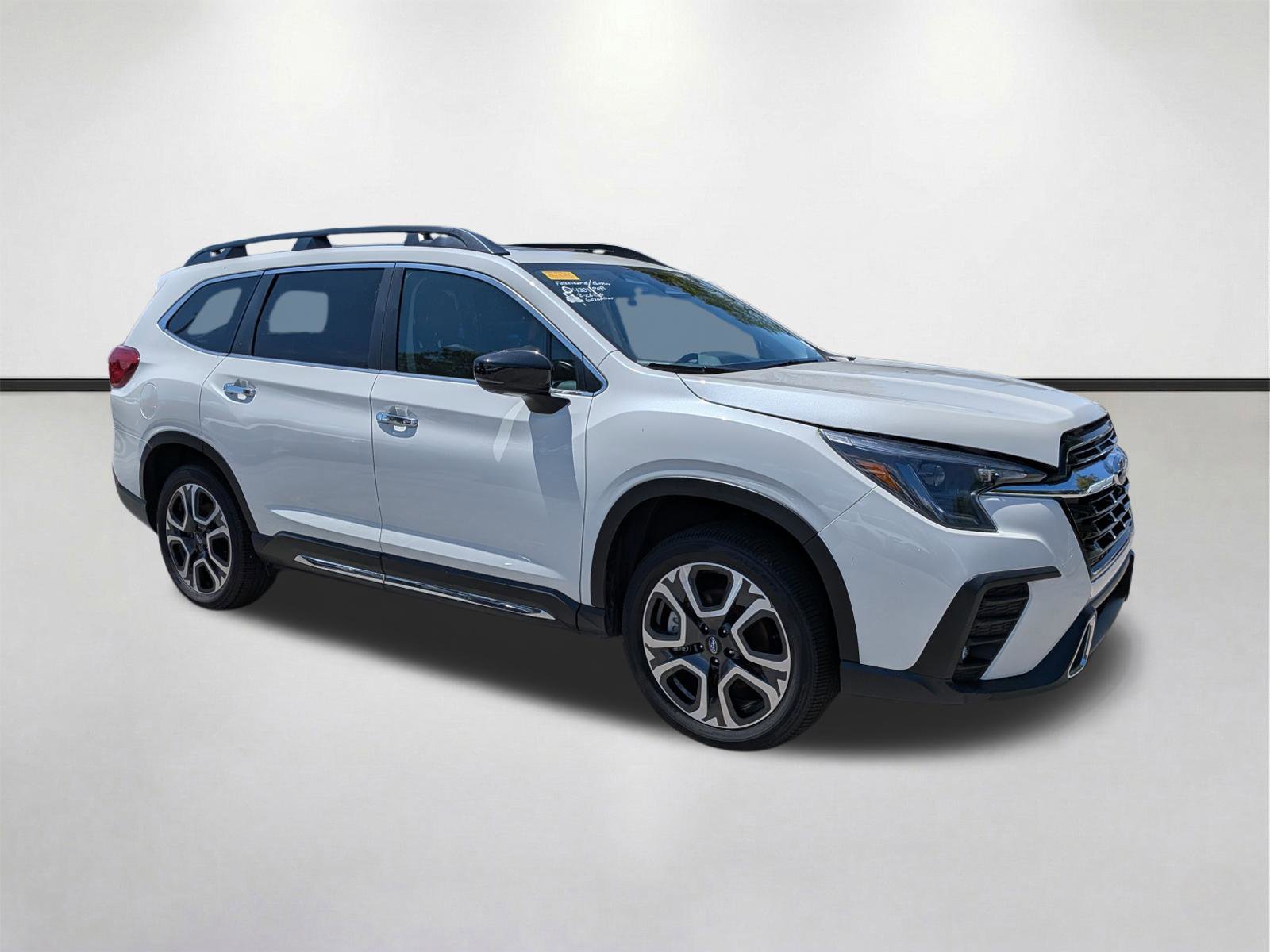 Used 2025 Subaru Ascent Touring AWD/4WD image 2