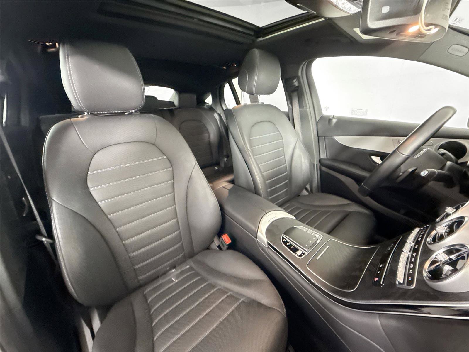 Used 2023 Mercedes-Benz GLC 300 4MATIC Coupe image 39